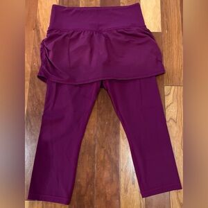 Athleta 2 in 1 Capri Leggings Woman’s Size Medium Active Workout Fall Winter EUC